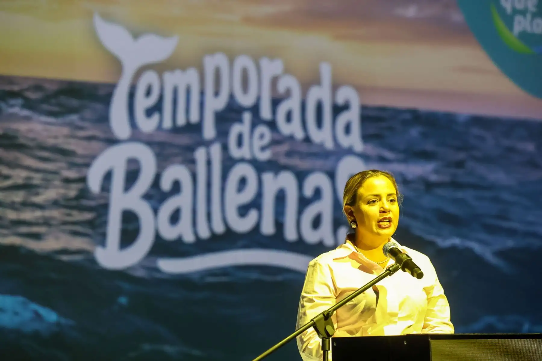 PROMPERÚ realizó el lanzamiento oficial de la campaña “Temporada de Avistamiento de Ballenas 2026”, que promueve los viajes a Piura y Tumbes entre julio y octubre, periodo en el que las ballenas jorobadas llegan al norte peruano para reproducirse y dar a luz a sus crías. La iniciativa busca impulsar el turismo interno, la conservación de los ecosistemas marino-costeros y el desarrollo de las economías locales. Foto: ANDINA/Melina Mejía.