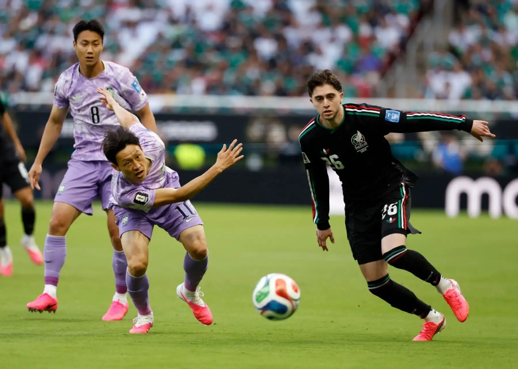 México venció 1-0 a Corea del Sur por el Grupo A del Mundial 2026 y clasificó a los dieciseisavos de final como primero de su zona. Luis Romo anotó el gol del triunfo a los 50 minutos para el cuadro mexicano, que aseguró su pase a la siguiente ronda del torneo. Foto: AFP