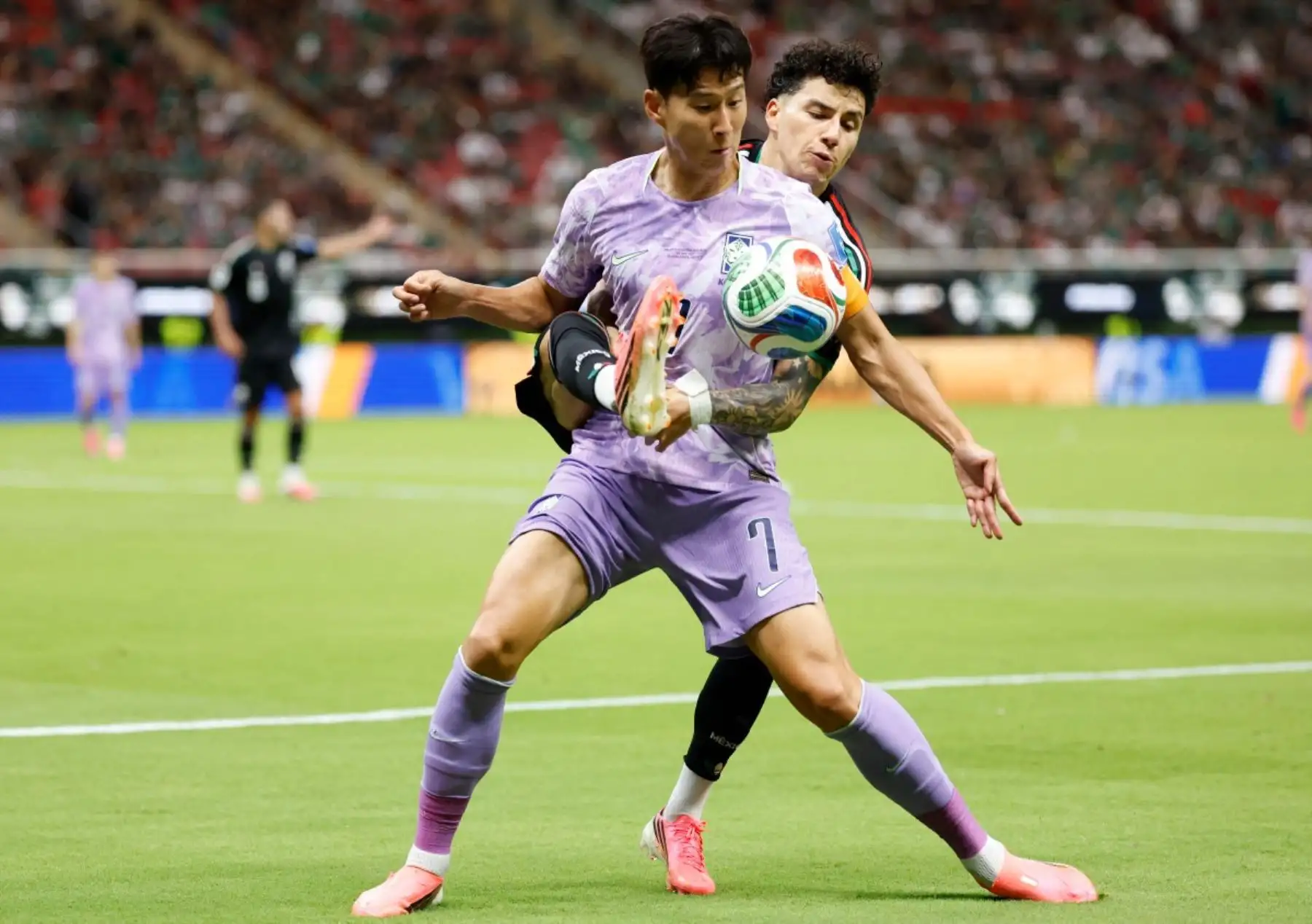 México venció 1-0 a Corea del Sur por el Grupo A del Mundial 2026 y clasificó a los dieciseisavos de final como primero de su zona. Luis Romo anotó el gol del triunfo a los 50 minutos para el cuadro mexicano, que aseguró su pase a la siguiente ronda del torneo. Foto: AFP