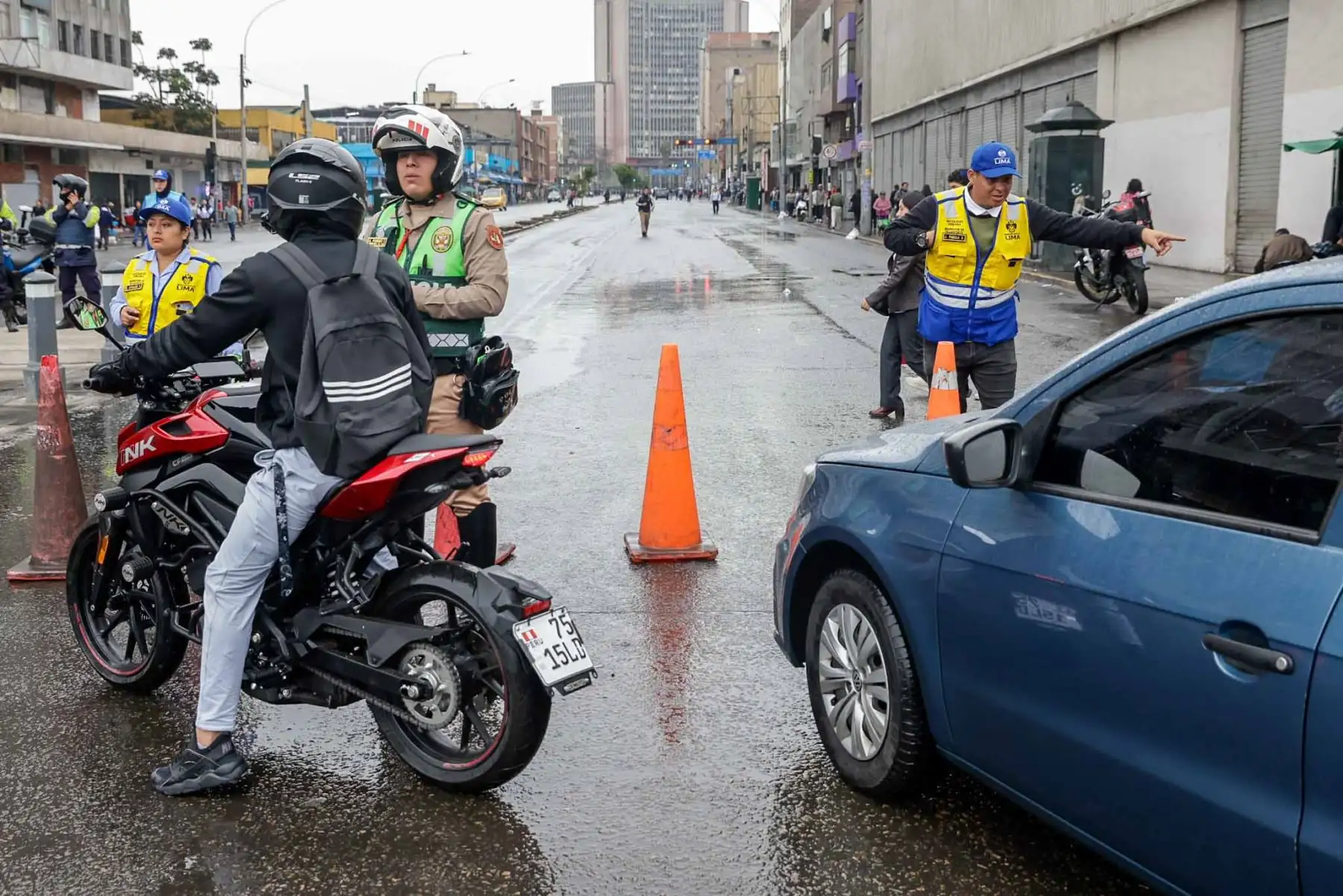 La Municipalidad Metropolitana de Lima restringe temporalmente la circulación vehicular en el Centro Histórico ante el anuncio de diversas movilizaciones. La medida busca proteger el patrimonio, preservar el orden público y garantizar la seguridad de la ciudadanía. Foto: ANDINA/ Luis Iparraguirre