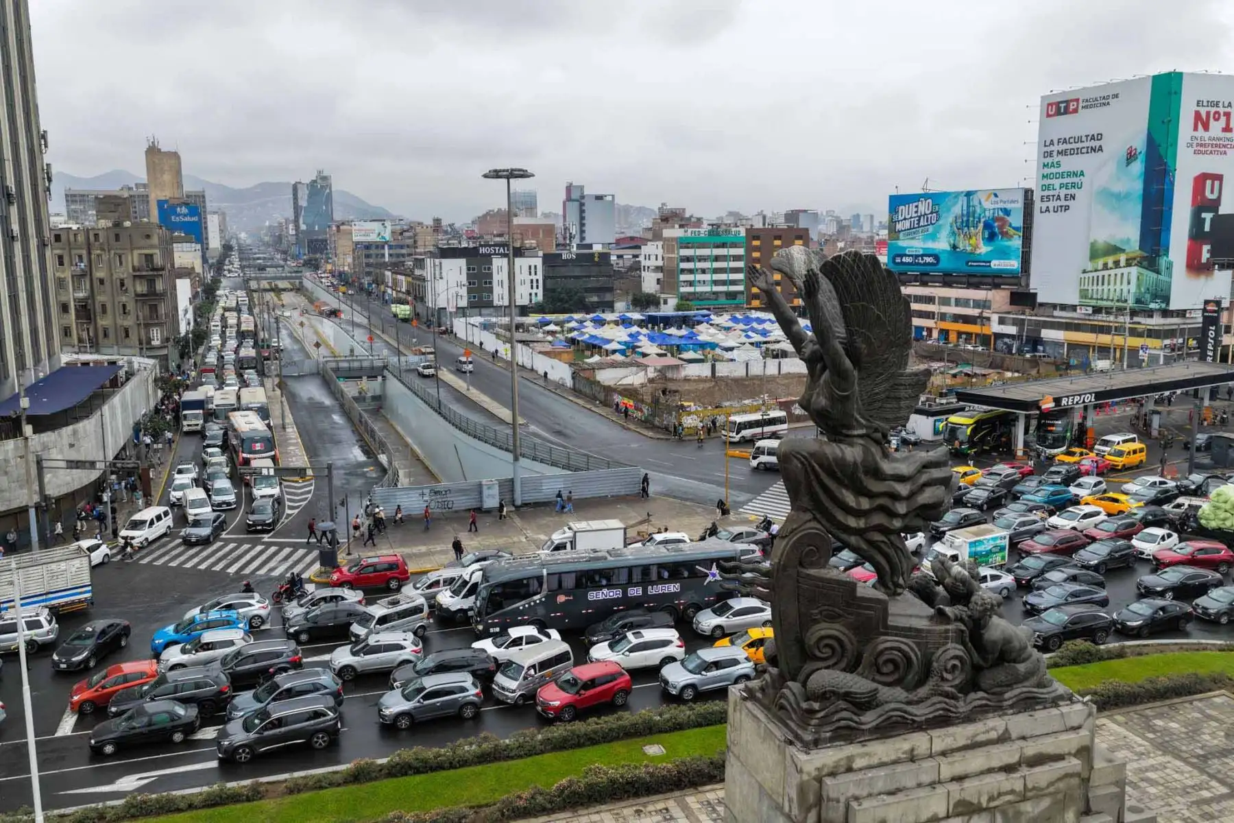 Vista aérea de la Plaza Grau durante la aplicación de las medidas de control de tránsito. Foto: ANDINA/ Juan Carlos Guzmán