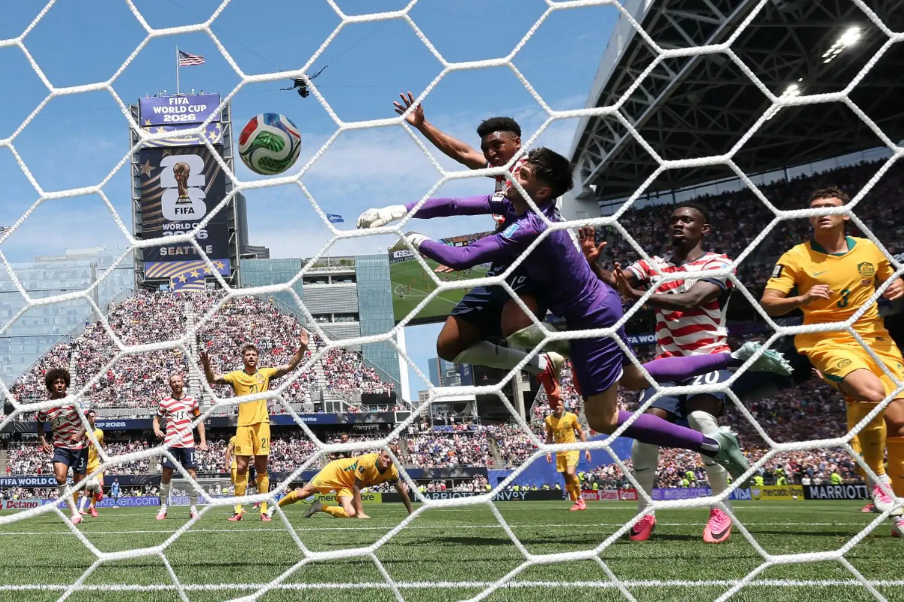Lex Freeman de Estados Unidos marca el segundo gol de su equipo durante el partido del Grupo D de la Copa Mundial de la FIFA 2026 entre Estados Unidos y Australia en el Estadio de Seattle. Foto: AFP