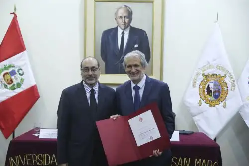 Sociedad Peruana de Historia incorporó a Carlos Espinosa como nuevo miembro académico