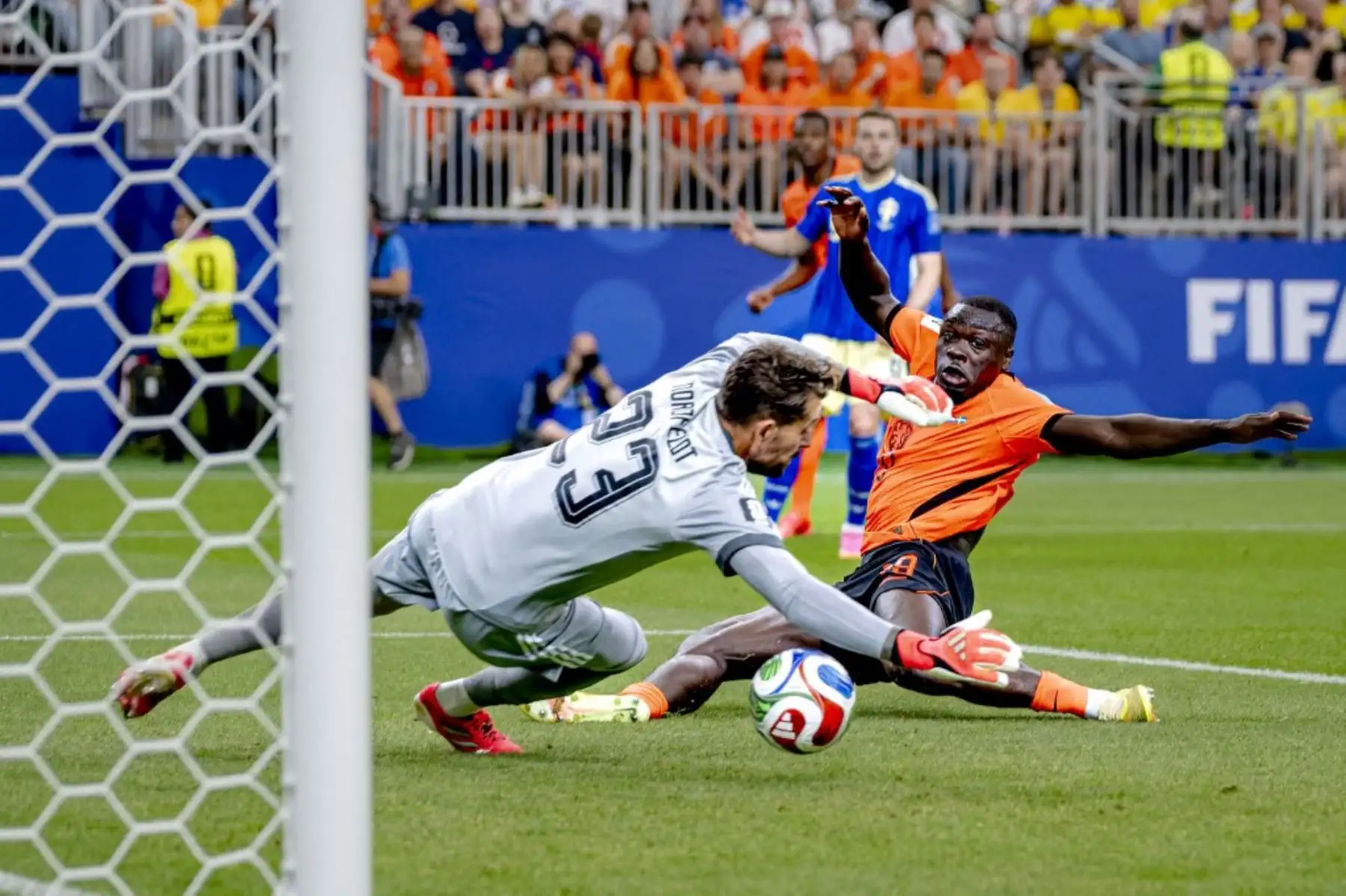 Brian Brobbey de los Países Bajos anota el segundo gol para su equipo durante el partido contra la selección de Suecia en la Copa Mundial de la FIFA 2026 en el NRG Stadium de Houston, Estados Unidos, el 20 de junio de 2026. Foto: NurPhoto / AFP