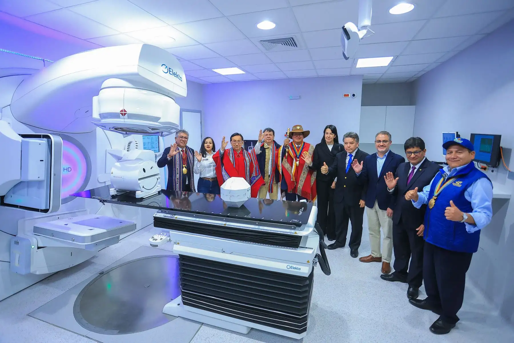 Durante su visita oficial a la región Cusco, el presidente de la República, José María Balcázar, inspecciona las modernas instalaciones del Hospital Antonio Lorena el sábado 20 de junio de 2026, acompañado de autoridades cuzqueñas. Foto: ANDINA/Presidencia