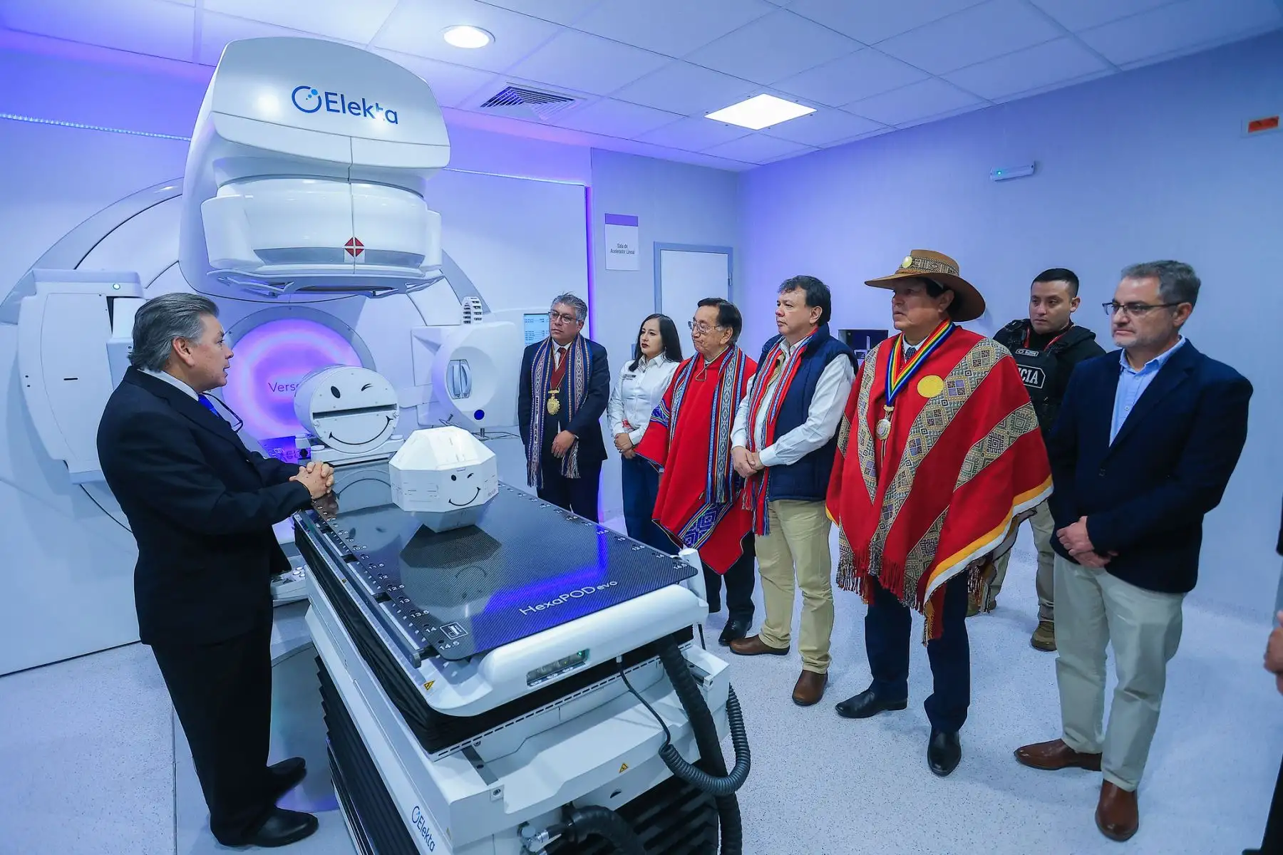 Durante su visita oficial a la región Cusco, el presidente de la República, José María Balcázar, inspecciona las modernas instalaciones del Hospital Antonio Lorena el sábado 20 de junio de 2026, acompañado de autoridades cuzqueñas. Foto: ANDINA/Presidencia