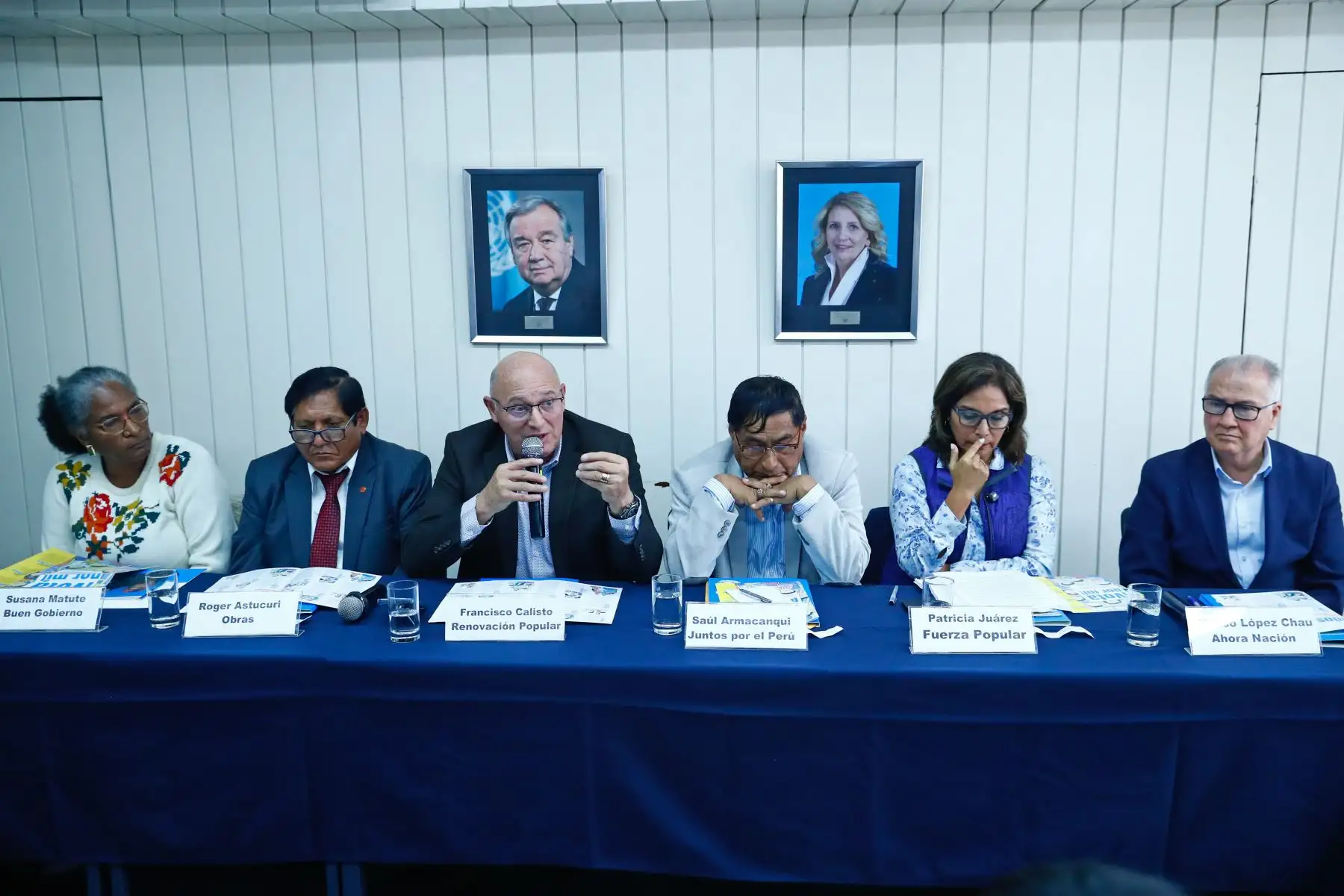 Los senadores más votados de seis agrupaciones políticas en las Elecciones Generales 2026 firmaron el Compromiso por la Infancia con UNICEF el sábado 20 de junio, junto con un grupo de adolescentes. El representante de UNICEF en el Perú será el garante para su cumplimiento. Foto: ANDINA/Daniel Bracamonte