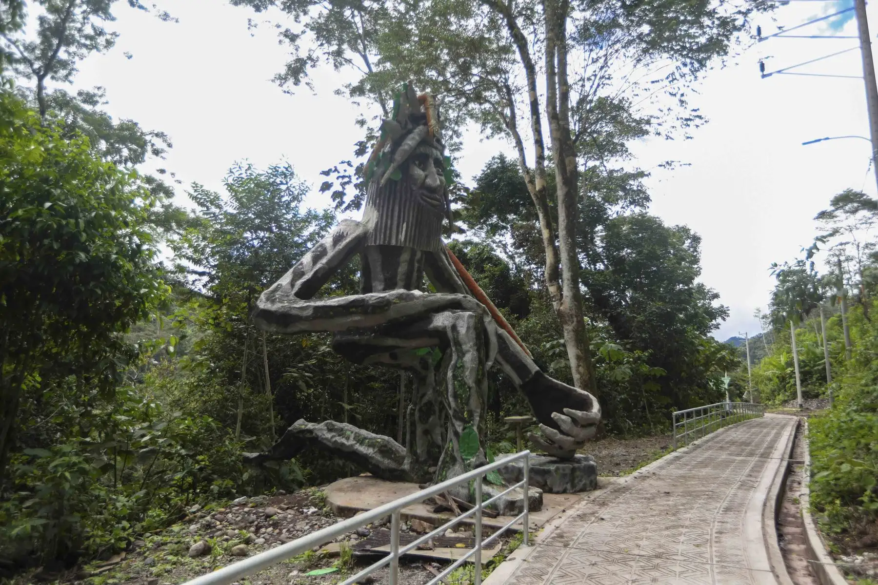 En el marco de XXIX Festividad San Juan Ucayalina, la Dirección de Comercio Exterior y Turimo de Ucayali nos presenta su nuevo atractivo turístico "La cascada Santa Rosa", proyecto en colaboración con las comunidades nativas de la zona y que ayudará a impulsar la economía local. Acompañado por la tradicional cascada, El velo de la novia, que forman parte de un circuito turístico infaltable por Ucayali. Foto: ANDINA/Ricardo Cuba