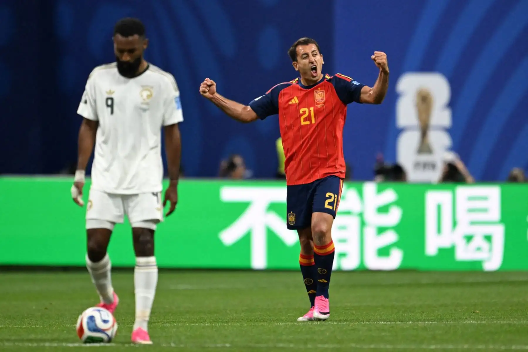 El delantero español Mikel Oyarzabal, celebra tras marcar el segundo gol de su equipo durante el partido de fútbol del Grupo H del Mundial 2026 entre España y Arabia Saudí, disputado en el Atlanta Stadium de Atlanta el 21 de junio de 2026. Foto: ANDINA/AFP