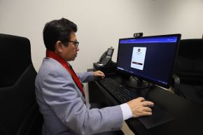 El SAEM se instala en los equipos tecnológicos que usa la asistenta social de los juzgados en sus visitas domiciliarias, sea teléfono celular, tableta, laptop o Ipad.