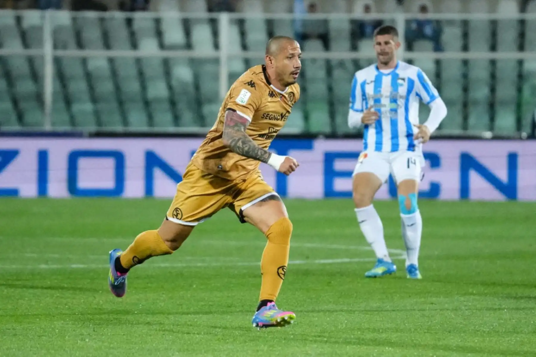 Gianluca Lapadula de Spezia Calcio durante el partido de la Serie BKT entre Pescara y Spezia en el Stadio Adriatico Giovanni Cornacchia en Pescara, Italia, el 8 de mayo de 2026. Foto: AFP