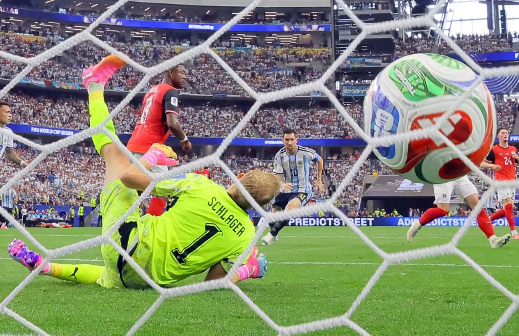 Lionel Messi convirtió uno de sus dos goles ante Austria el 22 de junio de 2026, exactamente 40 años después del histórico doblete de Maradona frente a Inglaterra. Foto: ANDINA/AFP.