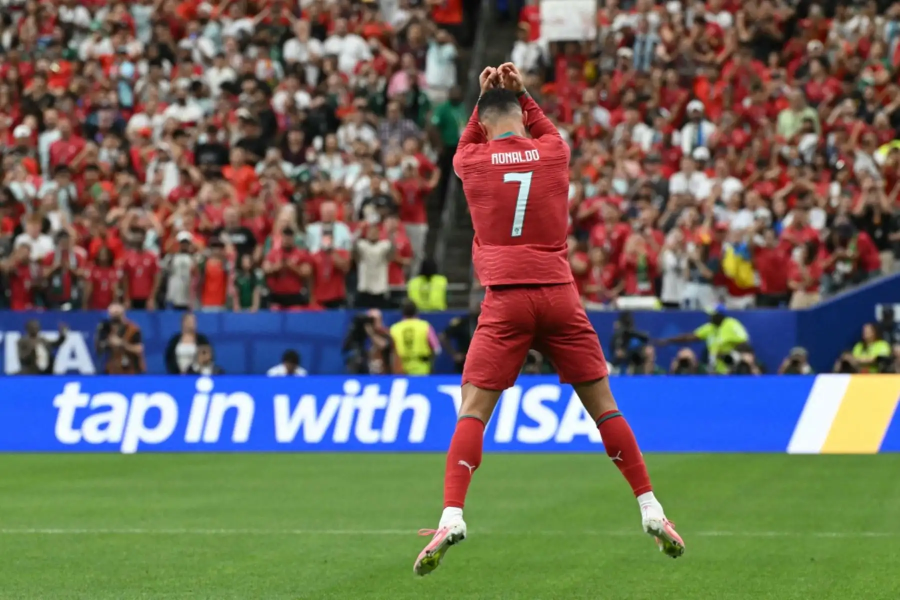 Cristiano Ronaldo volvió a ser protagonista con Portugal después del empate 1-1 ante República Democrática del Congo en su debut mundialista. Foto: ANDINA/AFP.