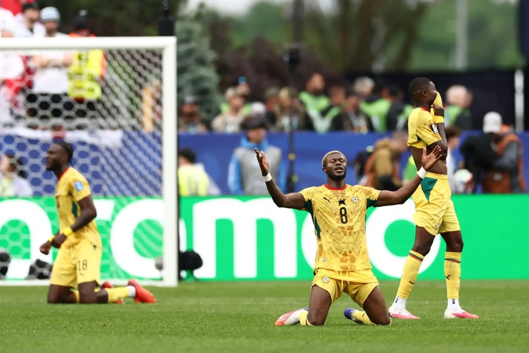 El centrocampista ghanés Kwasi Sibo, número 08, reacciona tras el empate en el partido de fútbol del Grupo L del Mundial 2026 entre Inglaterra y Ghana en el Boston Stadium de Foxborough el 23 de junio de 2026. (Foto de CHARLY TRIBALLEAU / AFP)