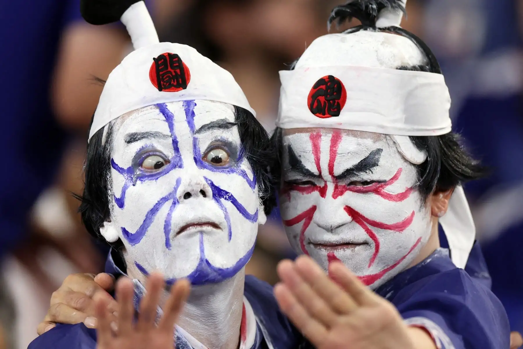Aficionados japoneses posan para una foto durante el partido de fútbol del Grupo F de la Copa Mundial 2026 entre Túnez y Japón en el Estadio Monterrey en Guadalupe, México, el 20 de junio de 2026. Foto: AFP