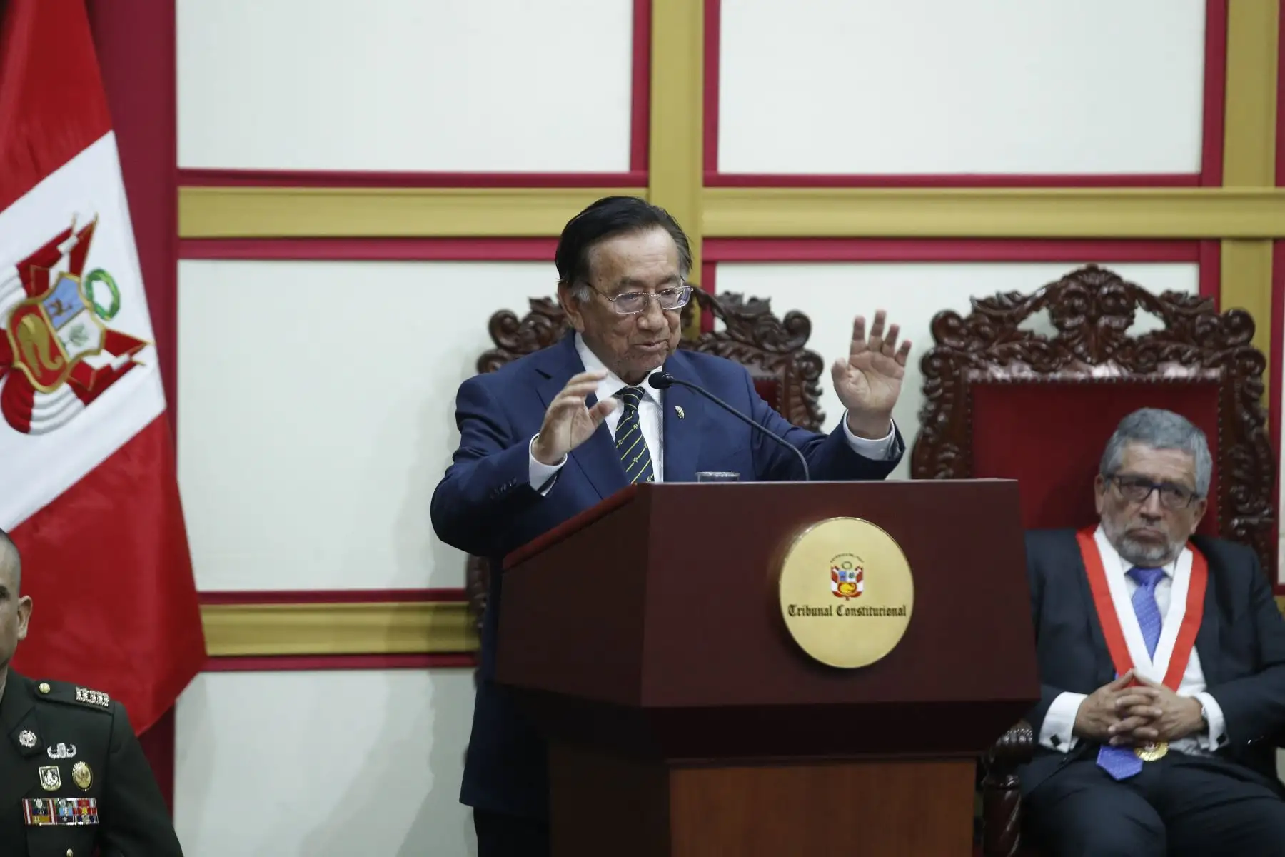 El presidente de la República, José María Balcázar, participó en la ceremonia conmemorativa por el 30.º aniversario del Tribunal Constitucional, junto con el titular de la institución, Helder Domínguez Haro, magistrados y otras autoridades. Foto: ANDINA/Eddy Ramos.