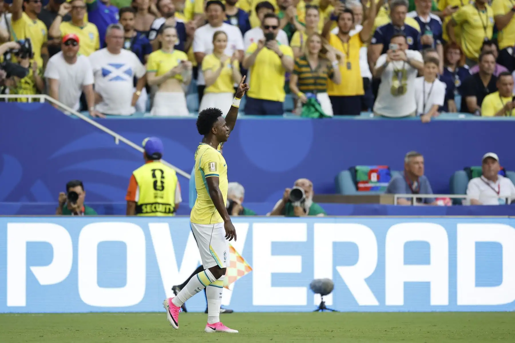 Vinícius Júnior de Brasil celebra un gol este miércoles, en un partido del grupo C del Mundial de la FIFA 2026 entre Escocia y Brasil. 
Foto: ANDINA/ EFE
