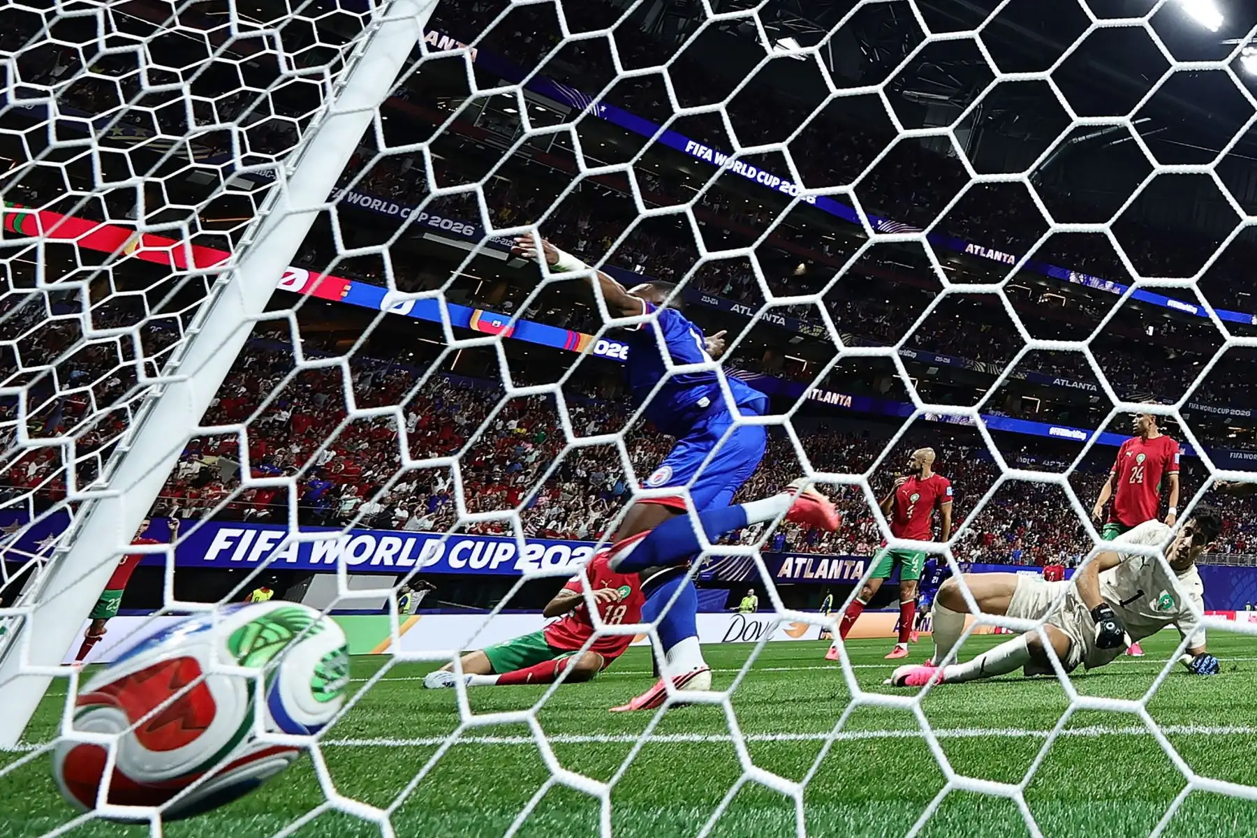 Lenny Joseph de Haití celebra el gol que puso el marcador 0-1 durante el partido de la fase de grupos de la Copa Mundial de la FIFA 2026 entre Marruecos y Haití, en Atlanta, Georgia, EE. UU. Foto: ANDINA/EFE