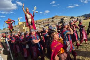 La escenificación del Inti Raymi es la máxima actividad en honor a la ciudad del Cusco y el Mes Jubilar.