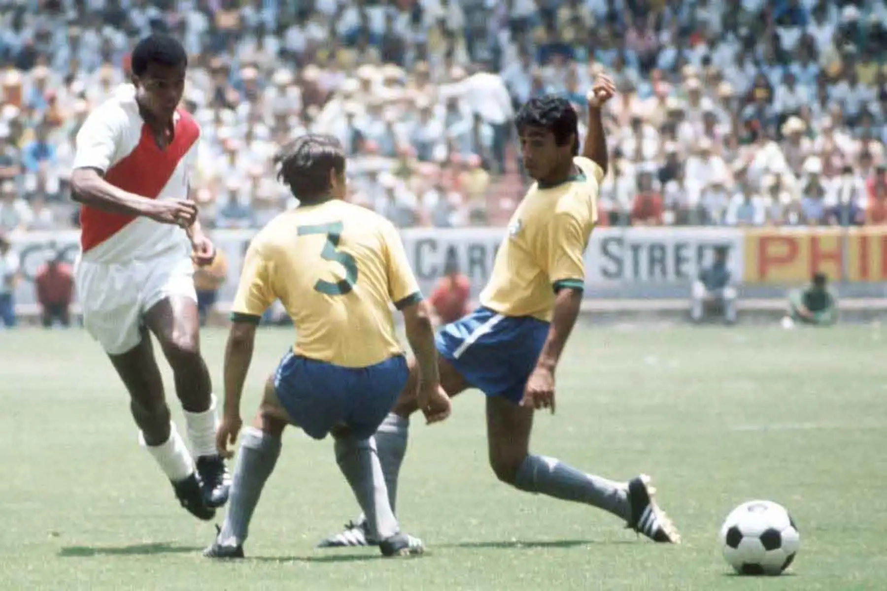 Teófilo Cubillas enfrentó al Brasil de Pelé durante la Copa del Mundo de México 1970 y marcó uno de los goles peruanos en aquel histórico encuentro. Foto: Redes sociales/Teófilo Cubillas.