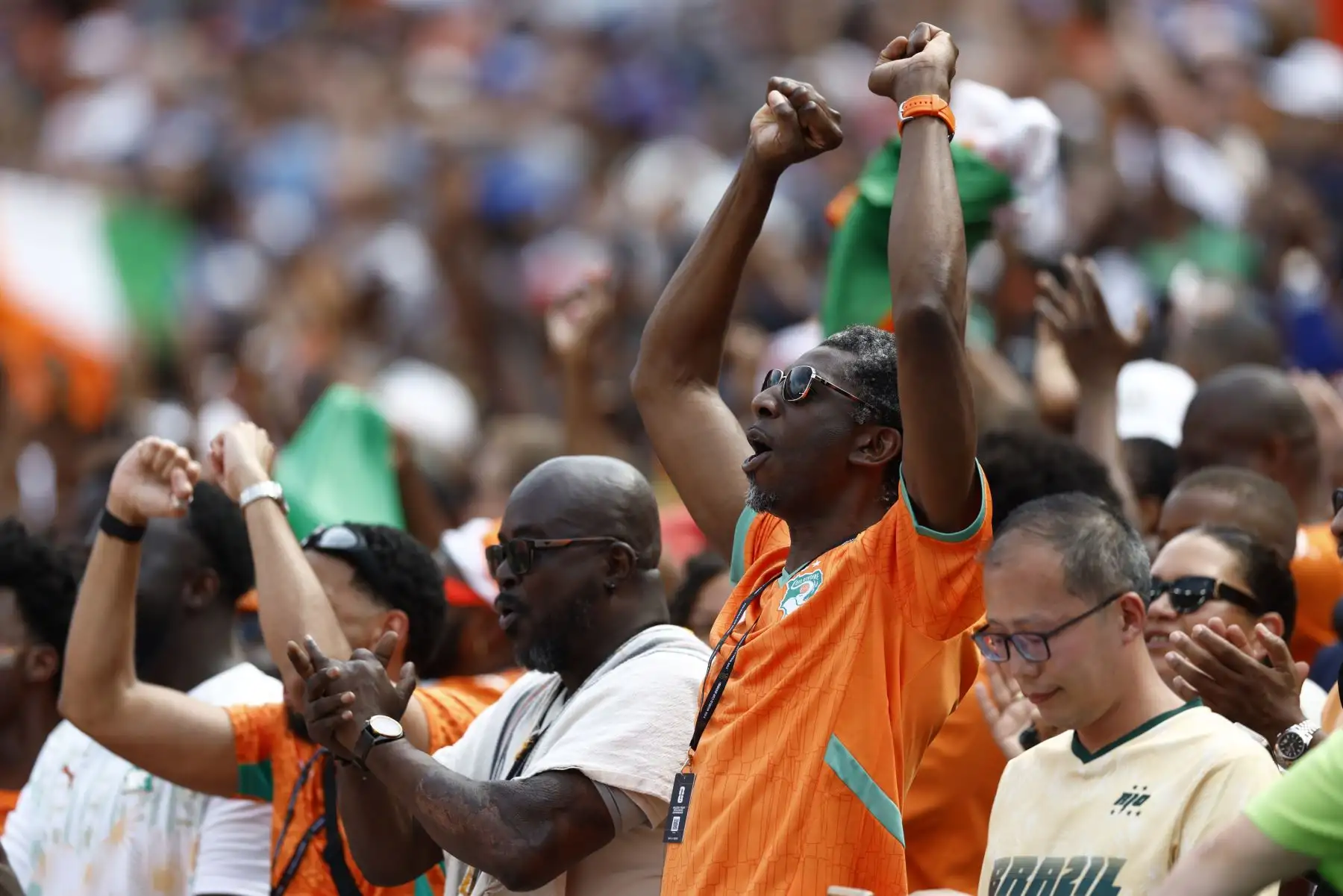 Aficionados de Costa de Marfil animan antes del partido de la fase de grupos de la Copa Mundial de la FIFA 2026 entre Curazao y Costa de Marfil, en Filadelfia, Pensilvania, EE. UU. Foto: ANDINA/EFE