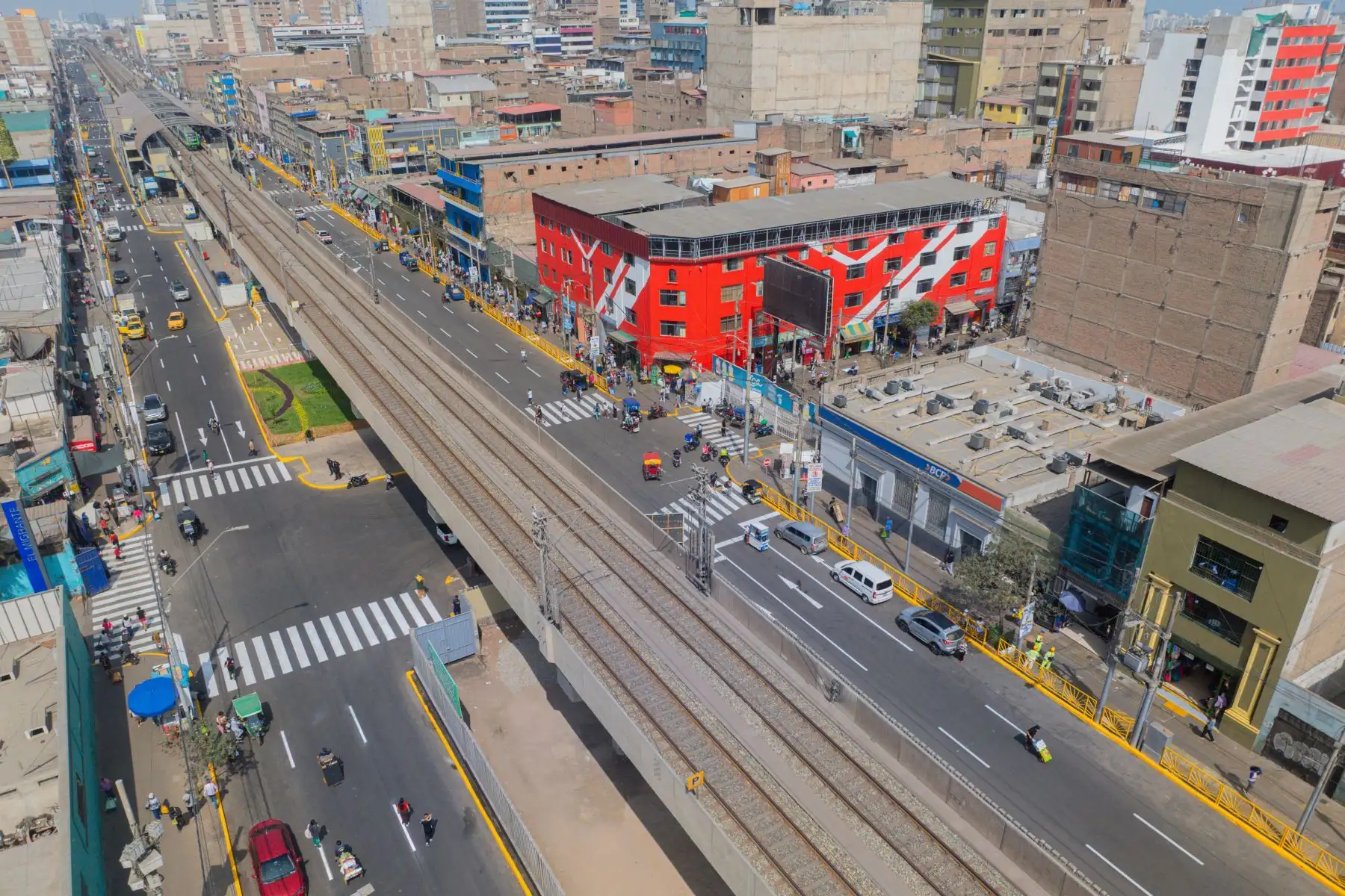 Entregan obras de rehabilitación en la av. Aviación que fortalecen orden en Gamarra