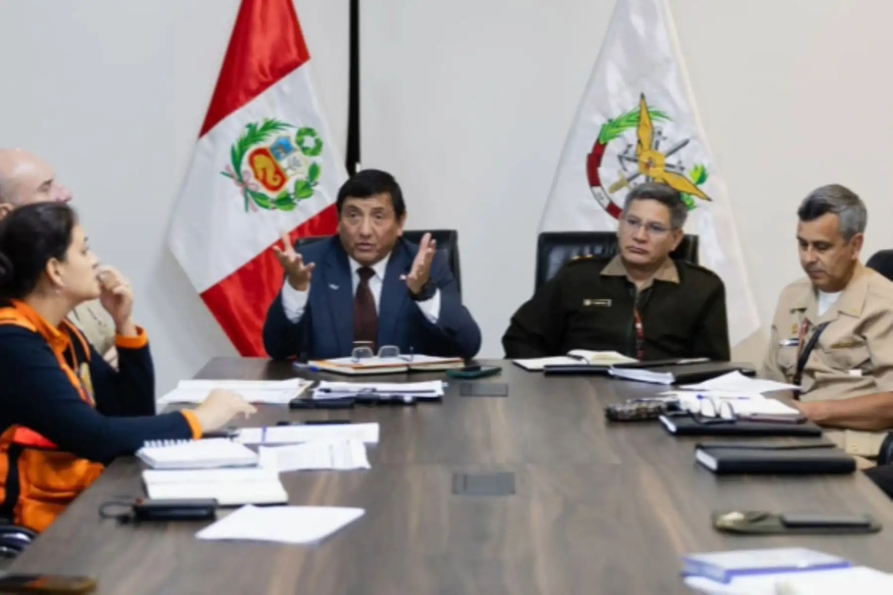 Defensa fortalece capacidades para gestionar riesgos de desastres