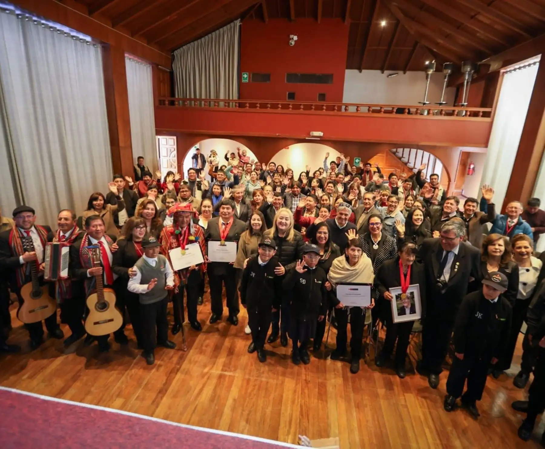 Cusco honra a maestros de la música y artes plásticas con distinciones culturales