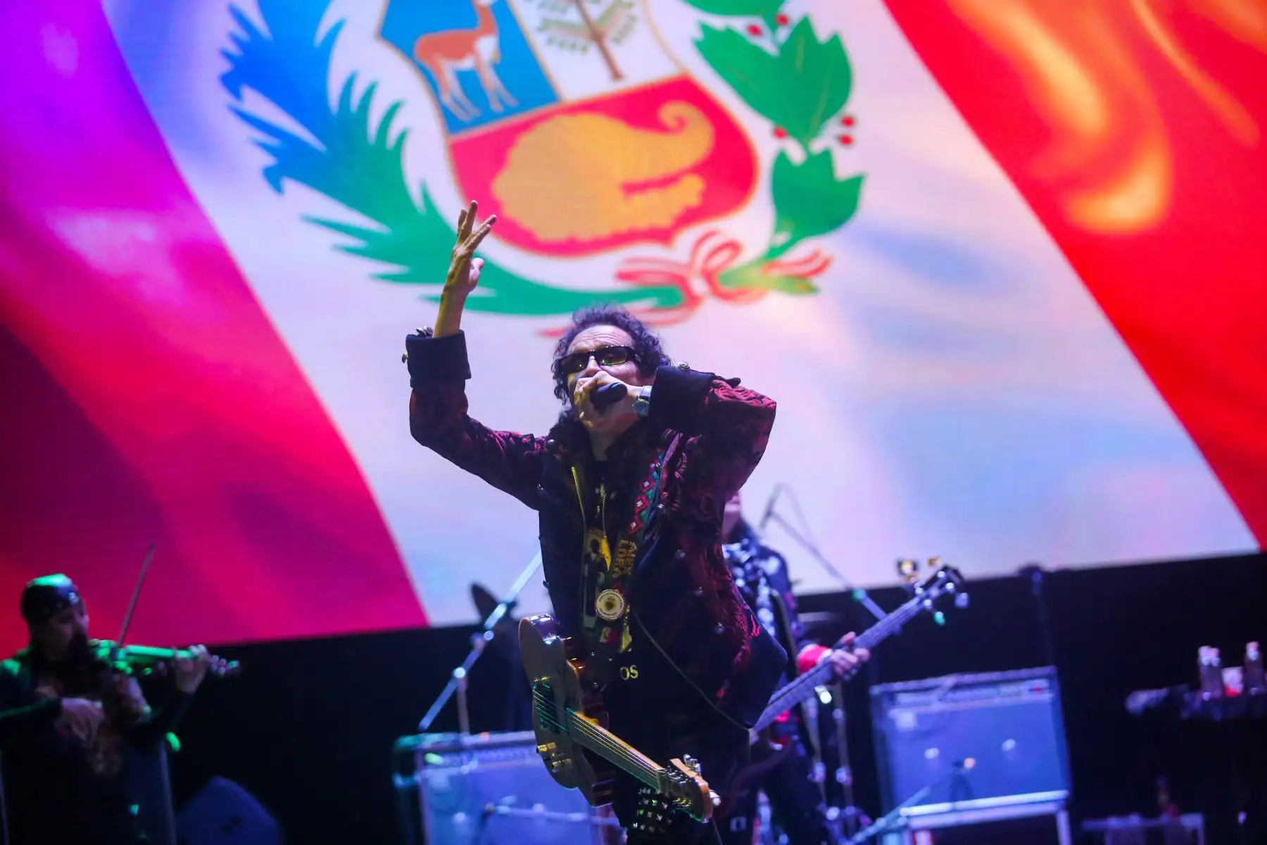 Con una ejecución impecable y guitarras potentes, los músicos de Aliados demostraron por qué son una de las bandas más respetadas del circuito. Su presentación sirvió como el preámbulo perfecto para la fiesta de aniversario de El Tri de México. Foto: ANDINA/Ricardo Cuba