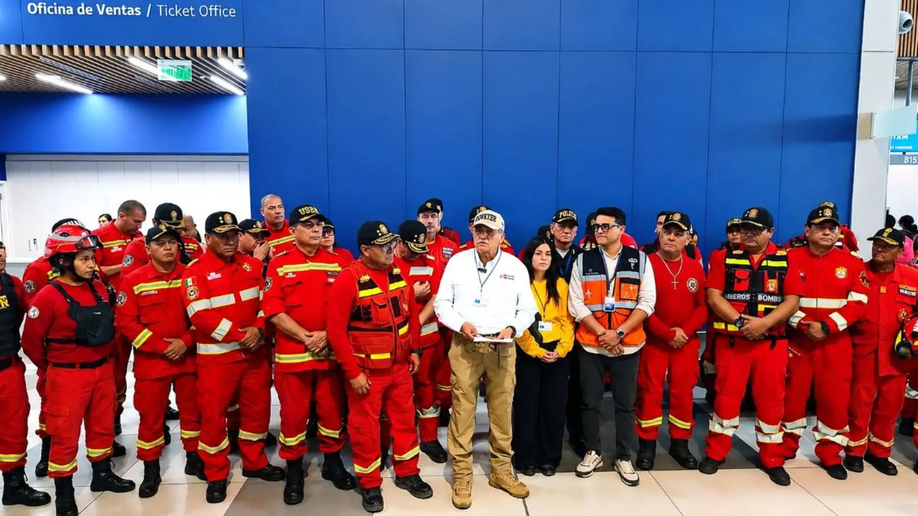 Perú envía 44 bomberos a Venezuela para labores de rescate tras terremotos