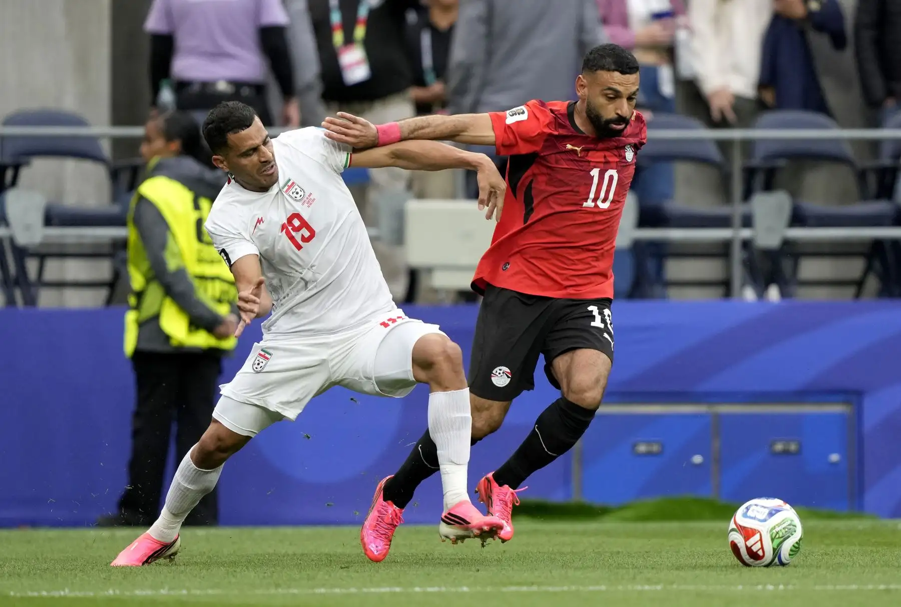 Irán sigue en la cuerda floja tras empatar con Egipto en el Mundial