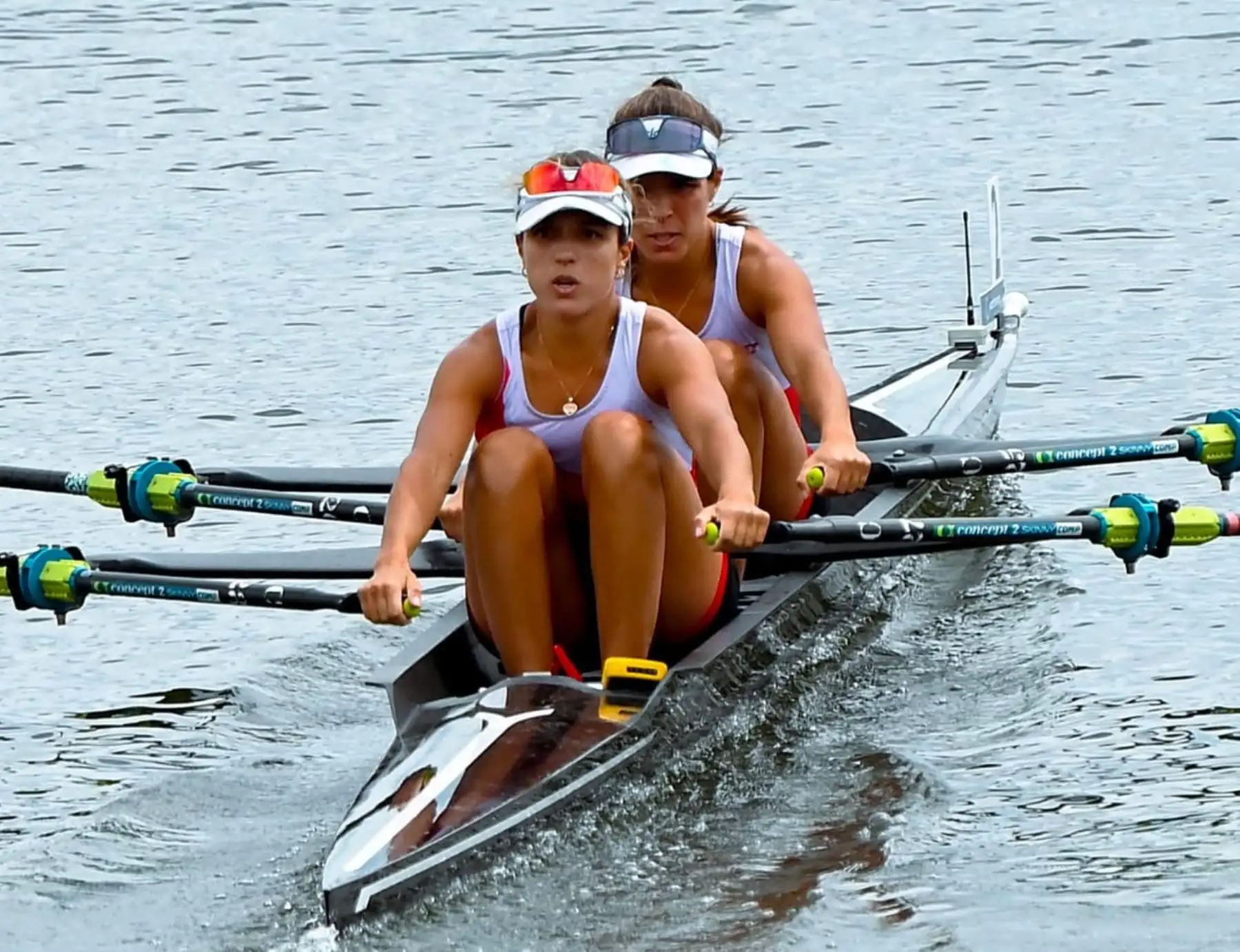Hermanas peruanas Palacios conquistan plata en Copa Mundial de Remo
