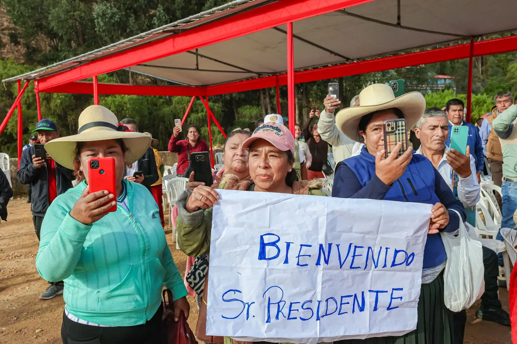 El presidente José María Balcázar participó en la declaratoria de viabilidad del proyecto vial de la zona urbana I de El Molino, Sector 22 – Samana Cruz, en la faja marginal del río Mashcón. Foto: Presidencia