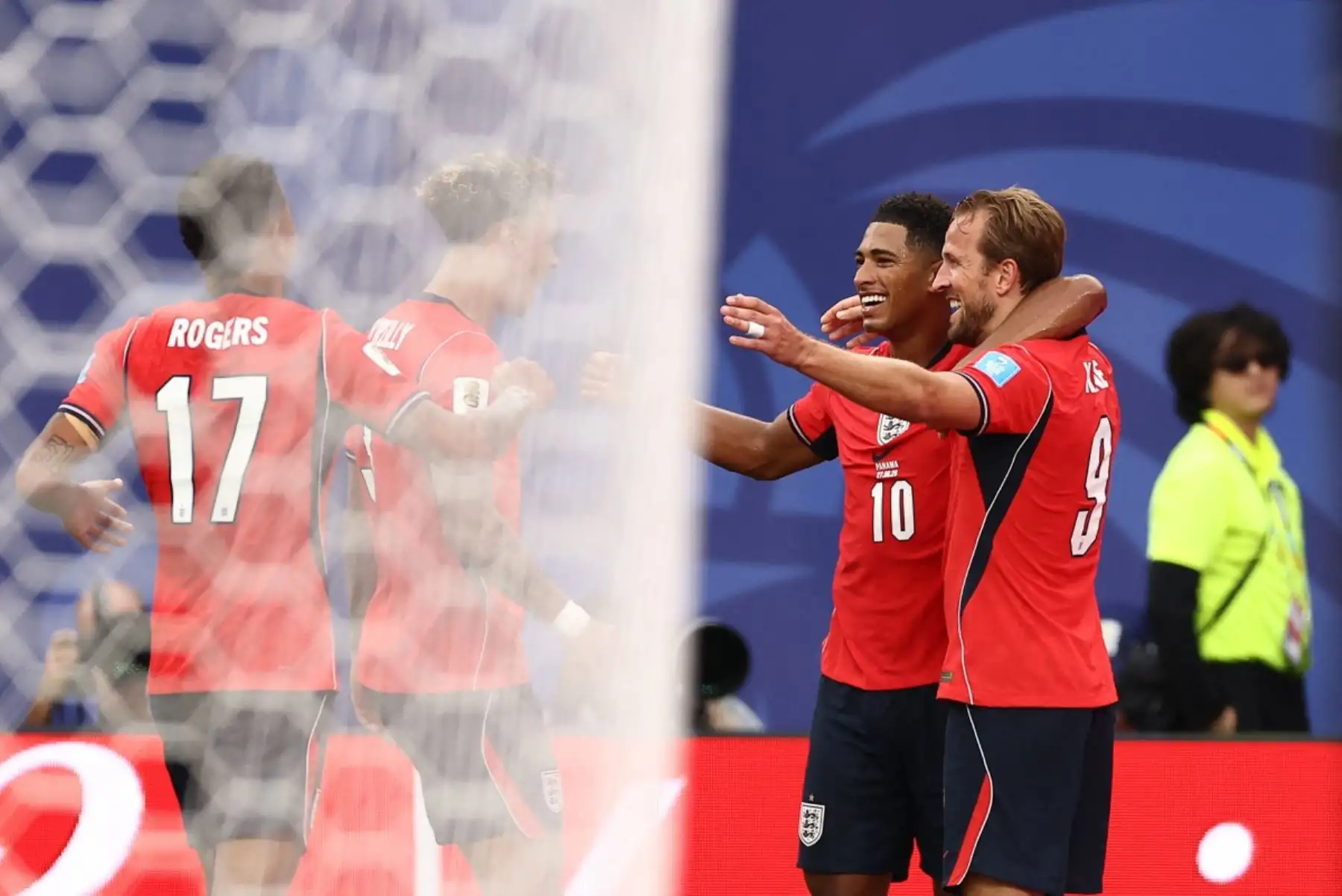 El delantero de Inglaterra #09 Harry Kane celebra marcar el segundo gol de su equipo durante el partido de fútbol del Grupo L de la Copa Mundial de 2026 entre Panamá e Inglaterra en el Estadio de Nueva York/Nueva Jersey en East Rutherford el 27 de junio de 2026. (Foto de CHARLY TRIBALLEAU / AFP)