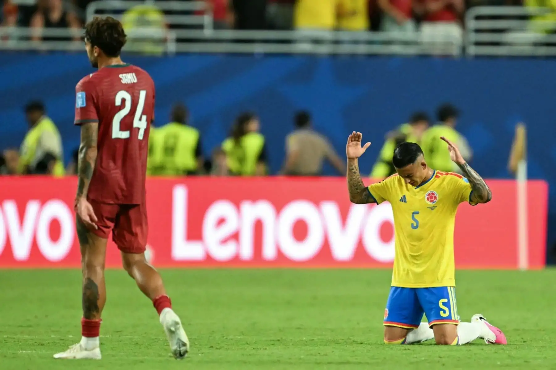 El centrocampista colombiano Kevin Castano, número 05, reacciona tras el partido de fútbol del Grupo K del Mundial 2026 entre Colombia y Portugal en el Miami Stadium de Miami Gardens el 27 de junio de 2026. (Foto de CHANDAN KHANNA / AFP)
