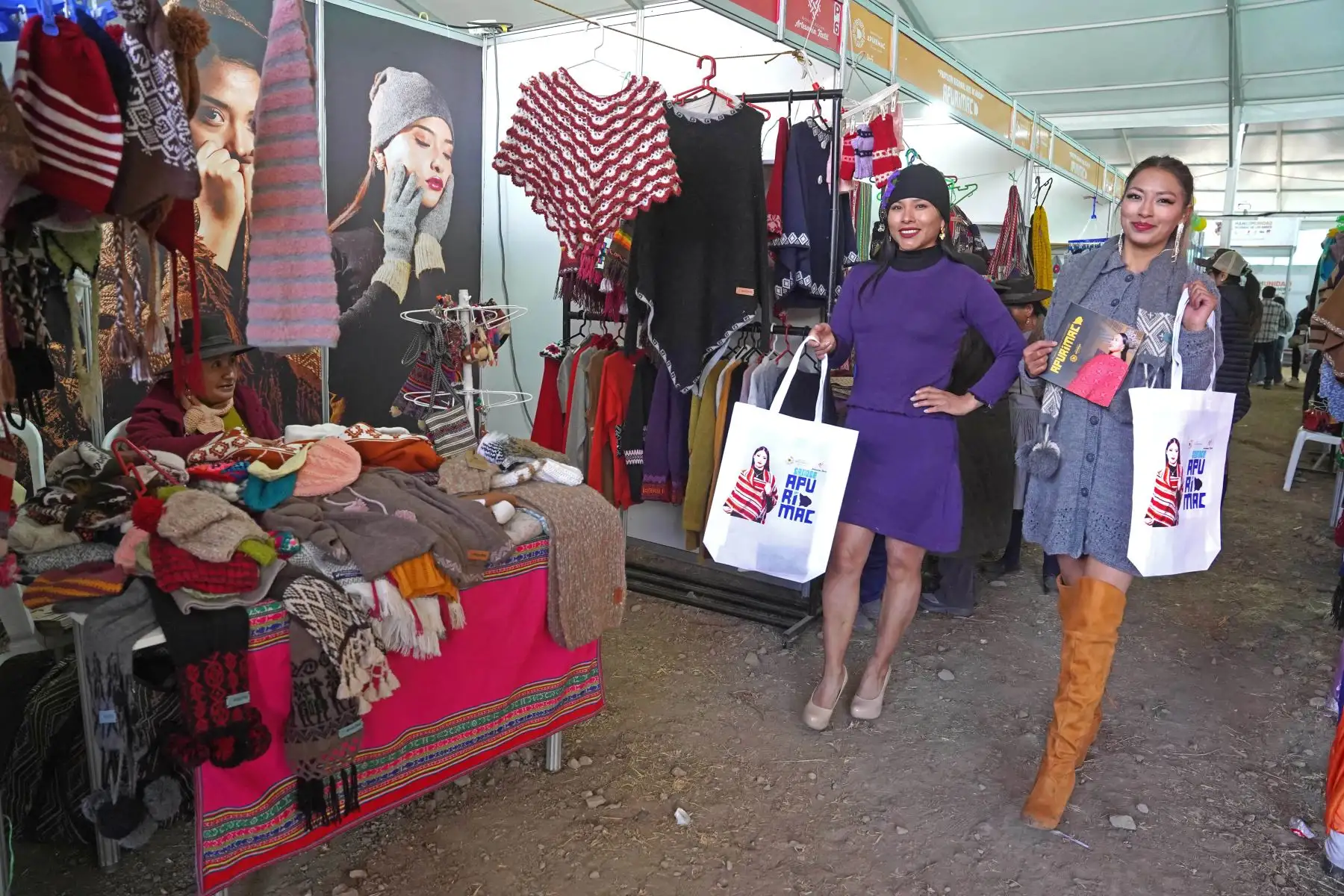 Con su tradicional artesanía textil de fibra de alpaca, la región Apurímac destaca en la Expo Perú Los Andes 2026. Foto: ANDINA/Genry Bautista