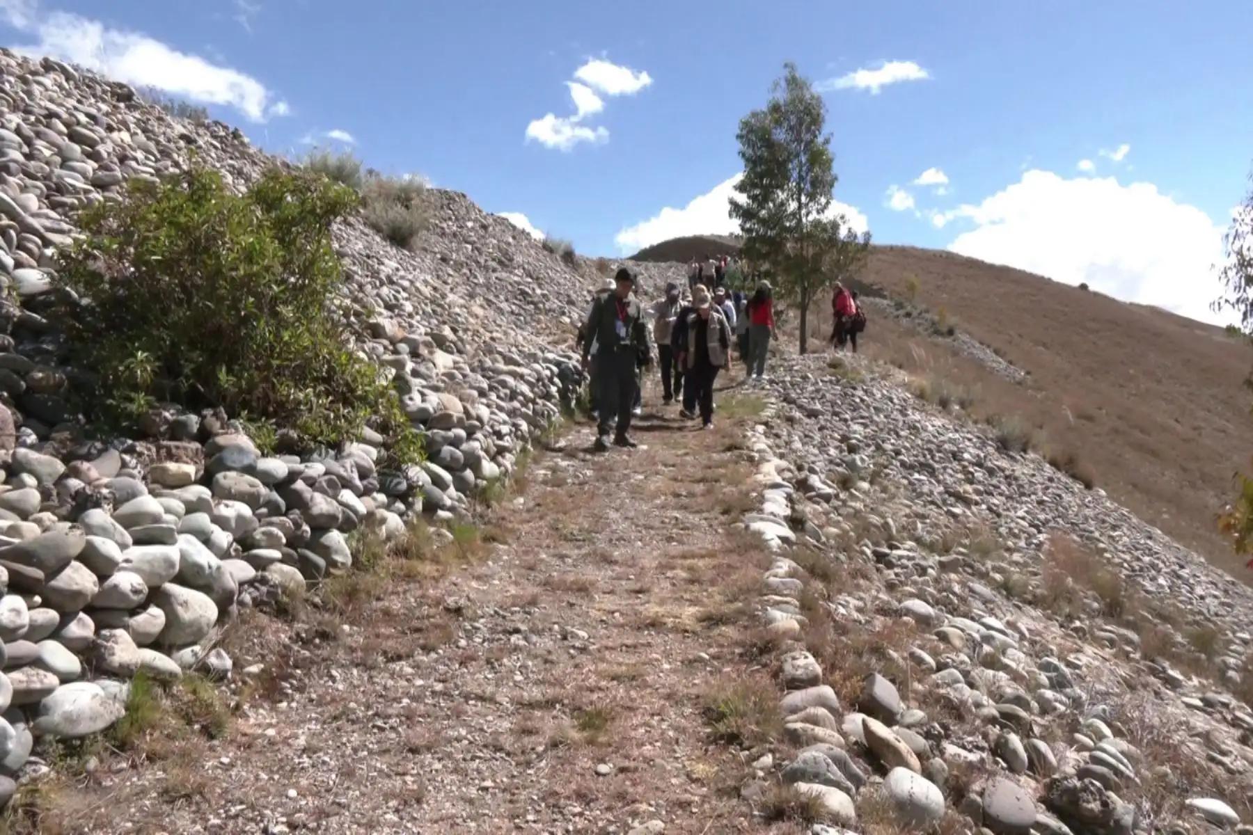 Jauja revive el legado del Qhapaq Ñan en caminata por antiguos senderos incas