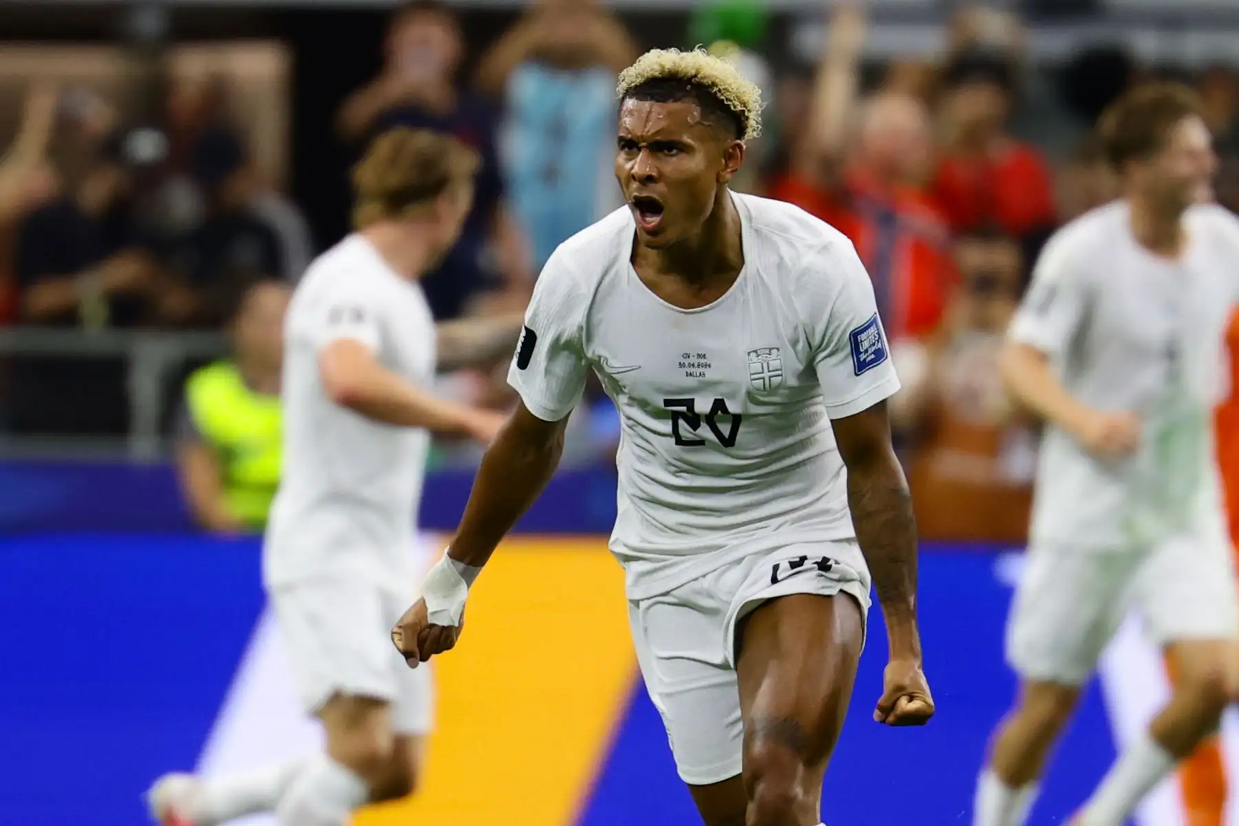 El delantero noruego Antonio Nusa celebra tras anotar el primer gol de su equipo durante el partido de eliminatoria del Mundial 2026 que disputan las selecciones nacionales de Costa de Marfil y Noruega este martes, en el AT&T Stadium de Arlington, Texas. Foto: EFE