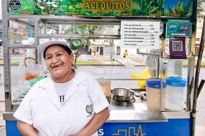 Gracias a su trabajo, Esther Meza ha sacado adelante a sus hijos.  