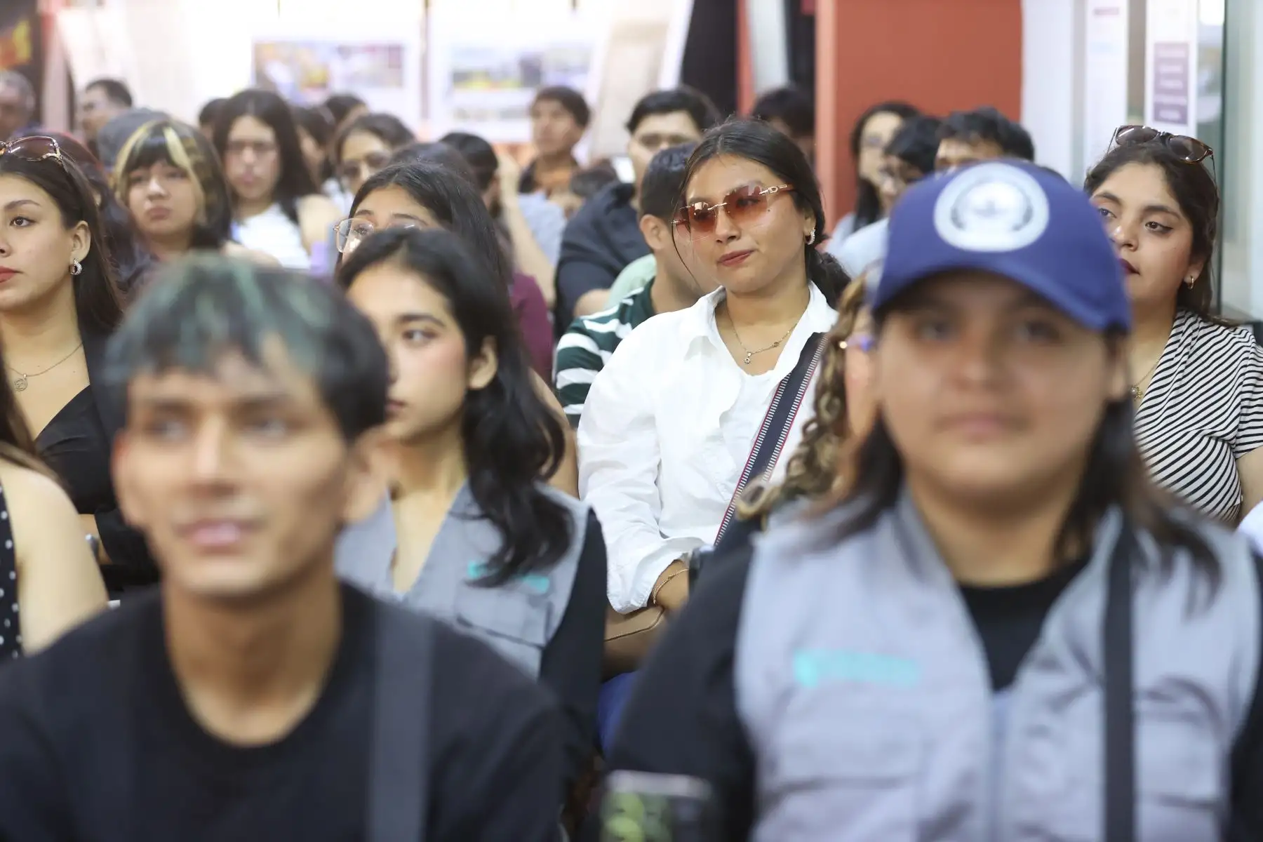 Alumnos de las facultades de Ciencias de la Comunicación de la Universidad  Cesar Vallejo de Trujillo y de la Universidad Norbert Wiener, visitan las instalaciones de Editora Perú para conocer la experiencia "Vive Andina". Foto: ANDINA/Melina Mejía