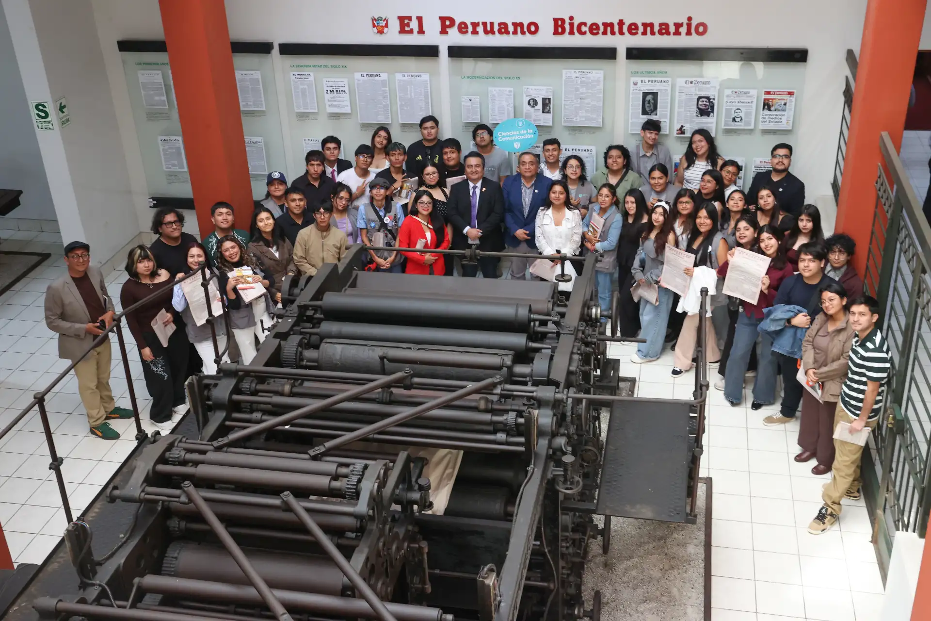 Alumnos de las facultades de Ciencias de la Comunicación de la Universidad  Cesar Vallejo de Trujillo y de la Universidad Norbert Wiener, visitan las instalaciones de Editora Perú para conocer la experiencia "Vive Andina". Foto: ANDINA/Melina Mejía