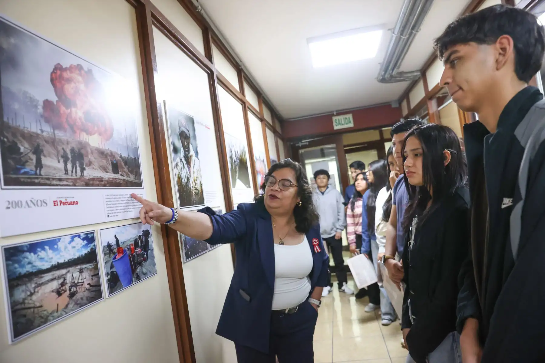 Alumnos de las facultades de Ciencias de la Comunicación de la Universidad  Cesar Vallejo de Trujillo y de la Universidad Norbert Wiener, visitan las instalaciones de Editora Perú para conocer la experiencia "Vive Andina". Foto: ANDINA/Melina Mejía