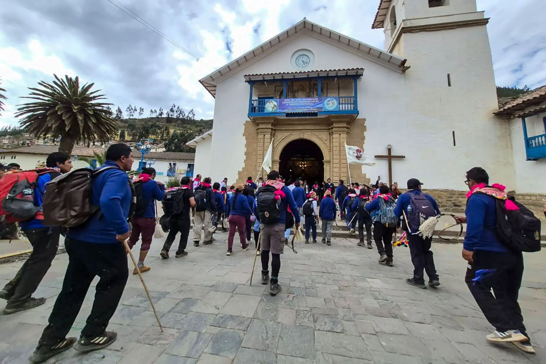 La Misa de Despierto reunió a fieles y maqt’as en la parroquia Nuestra Señora del Rosario, como parte del inicio de la fiesta en honor a la Virgen del Carmen. Foto: ANDINA/Difusión