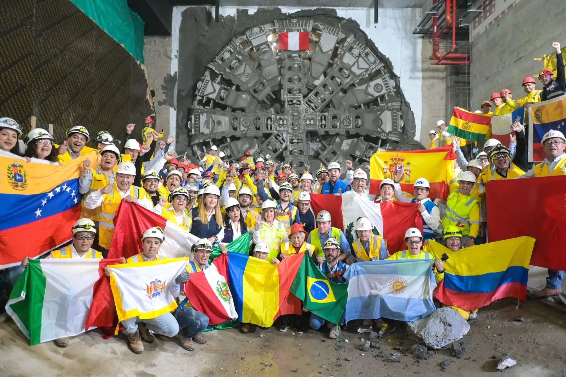 La tuneladora Delia culminó la perforación del túnel de la Línea 2 del Metro de Lima y Callao al llegar a la Estación Insurgentes, hito clave en la construcción de la primera línea de metro subterránea del país, que registra un avance general de 83.12 % y unirá Ate con el Callao. Foto: ANDINA/Difusión.