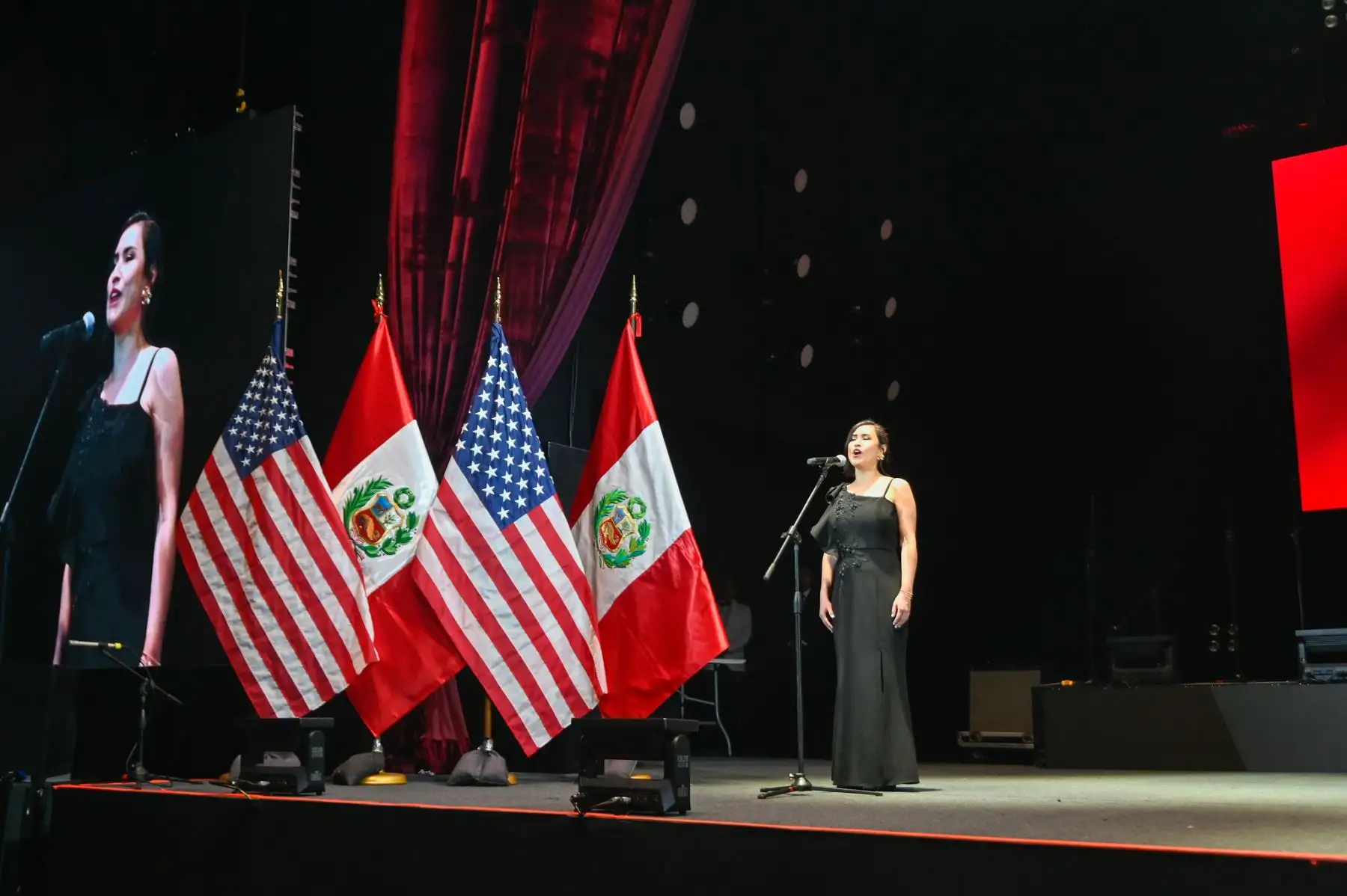 Lima fue escenario de Freedom 250, celebración por los 250 años de independencia de Estados Unidos. La jornada incluyó un mensaje del secretario Rubio, espacios inspirados en destinos icónicos de ese país, premios para los asistentes, un espectáculo musical de Gian Marco y un show de fuegos artificiales. Foto: ANDINA/Difusión.