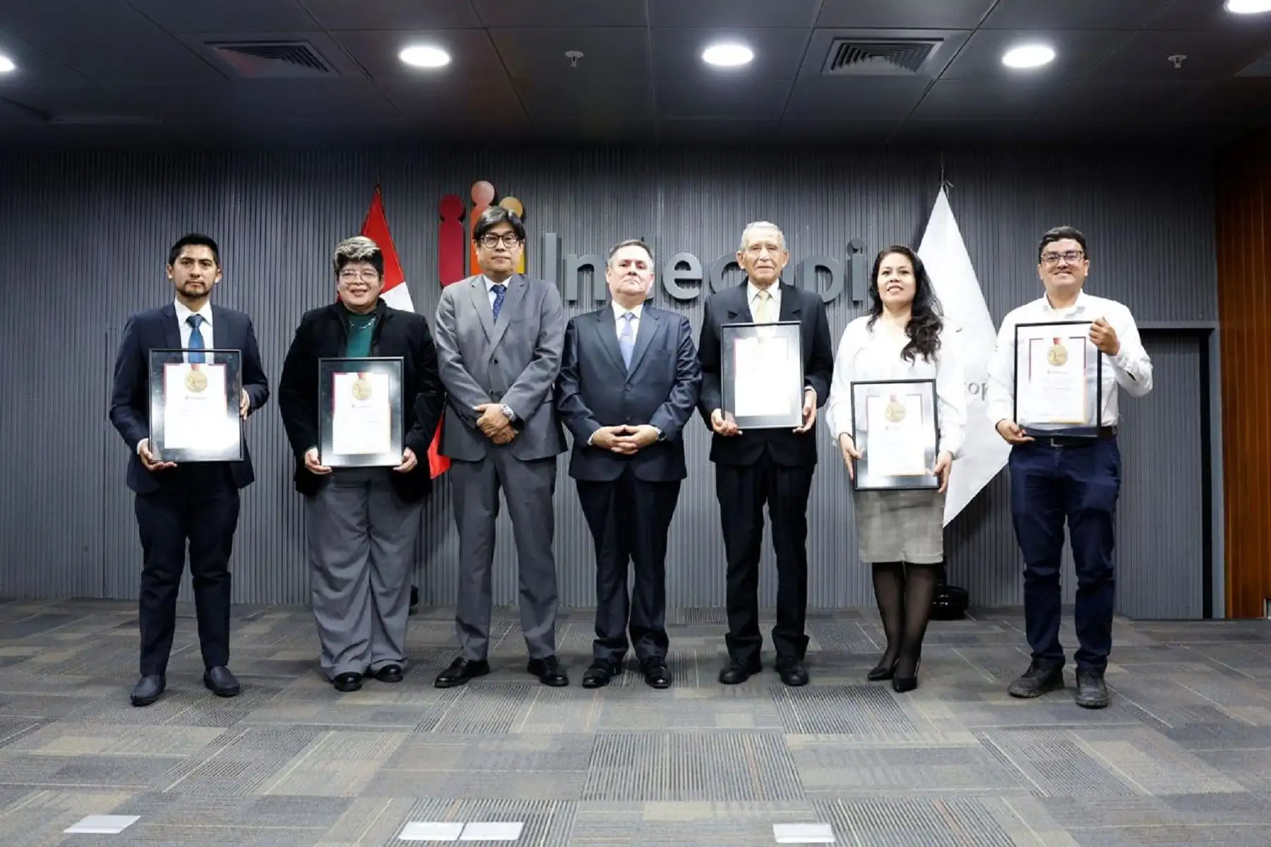 Indecopi honra a cinco inventores peruanos por sus aportes a la innovación