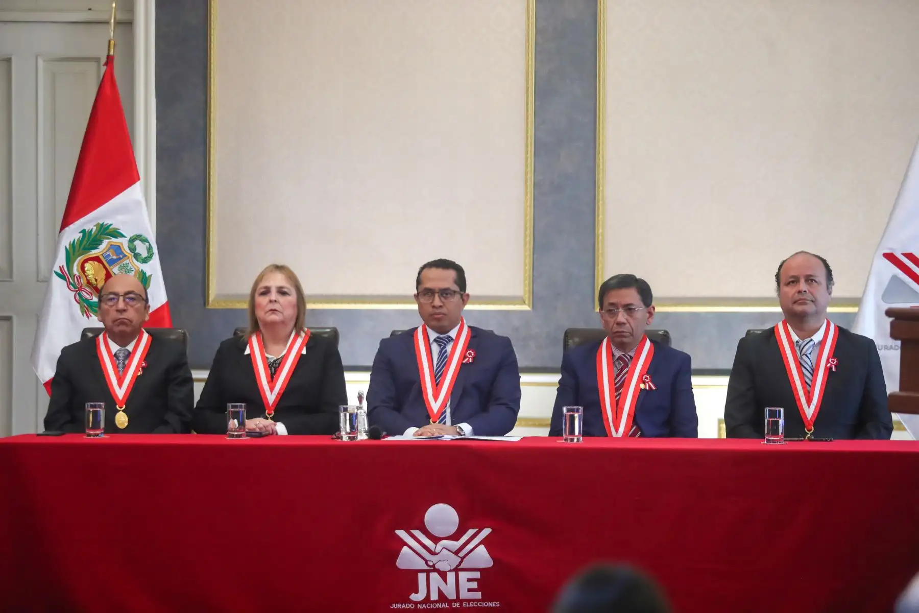 Integrantes del Pleno del JNE participan en el acto de proclamación general de resultados, como parte del cierre formal del proceso electoral. Foto: ANDINA/Ricardo Cuba.