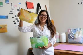 En el marco del Día Internacional Libre de Bolsas de Plástico, que se conmemora cada 3 de julio, esta experiencia demuestra cómo la innovación puede convertir residuos contaminantes en productos con valor agregado.
