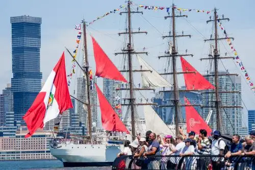 B.A.P. Unión llega a Nueva York para conmemorar el Día de la Independencia de EE.UU.