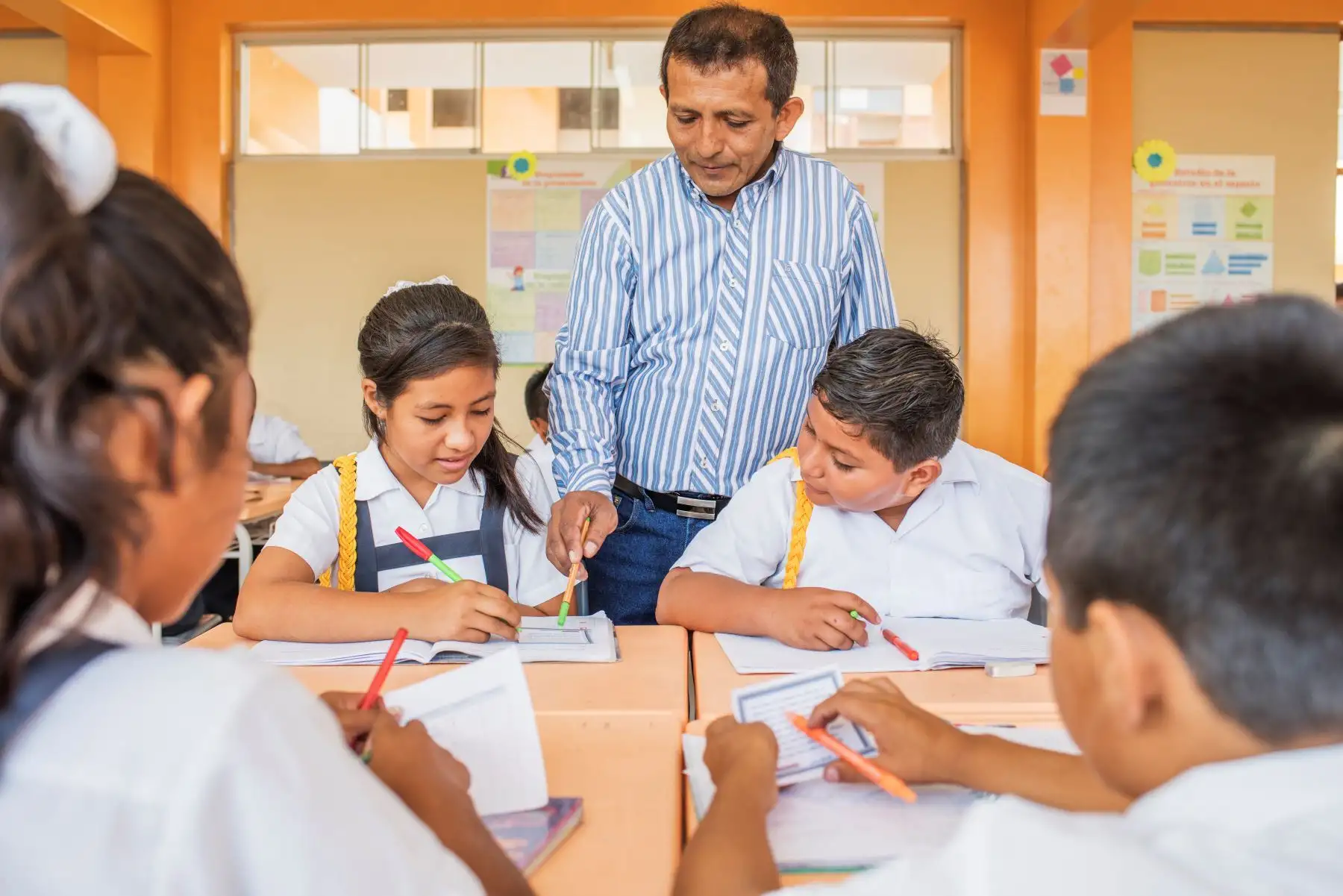 Minedu: crédito suplementario permitirá mejorar sueldos de docentes y ampliar Beca 18